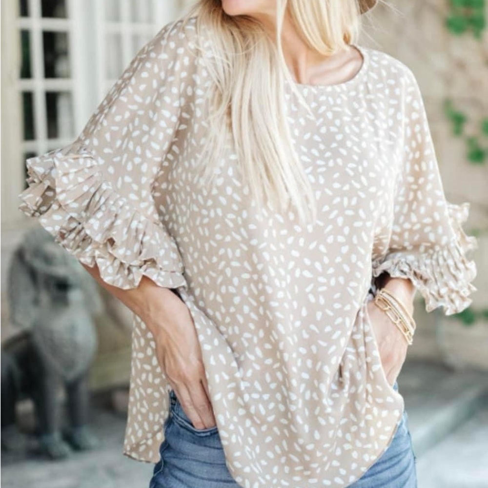 Tan & White Ruffle Sleeve Top